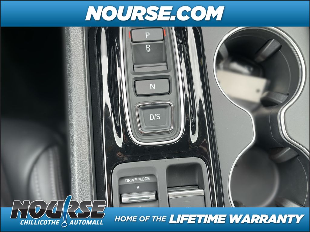 2025 Honda Pilot Touring photo