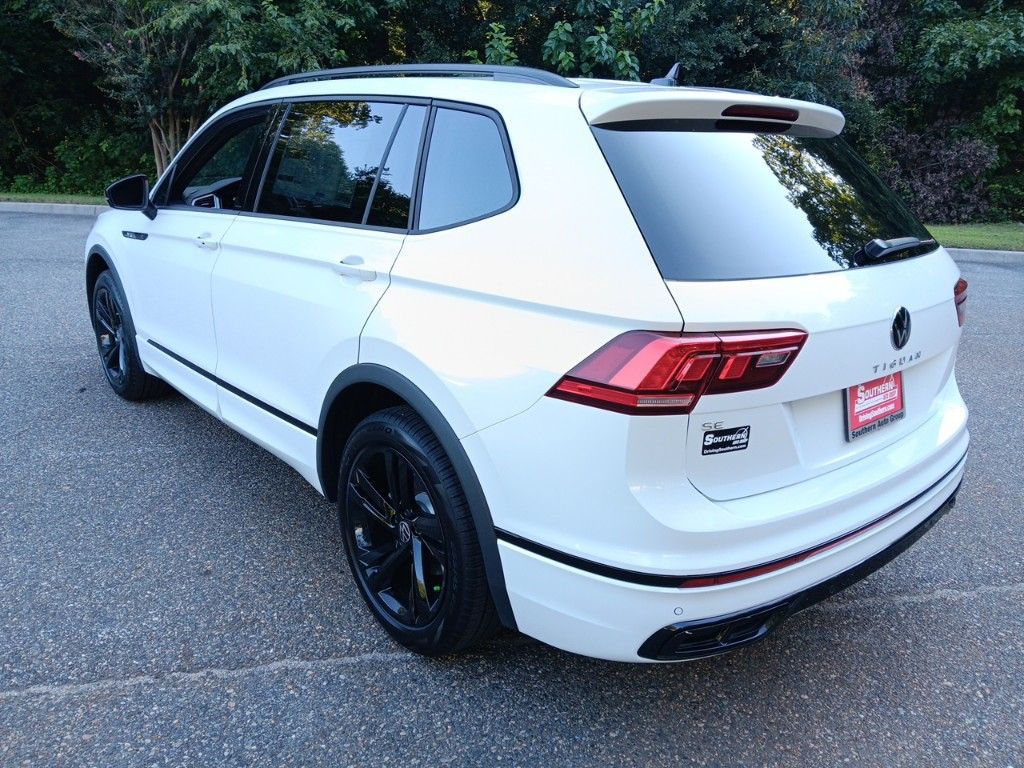 2024 Volkswagen Tiguan 2.0T SE R-Line Black 3