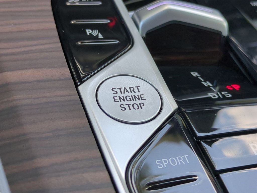 New 2026 White BMW sDrive40i image 28