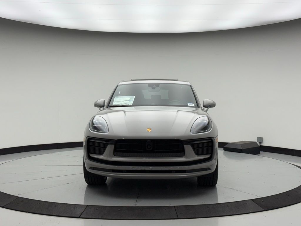 Thumbnail: 2026 Porsche Macan - 9