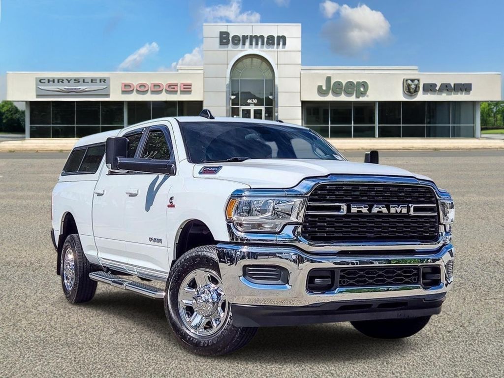Bright White Clearcoat 2022 RAM 2500 Big Horn Crew Cab 4WD Pickup Truck Four-Wheel Drive 6-Speed Automatic