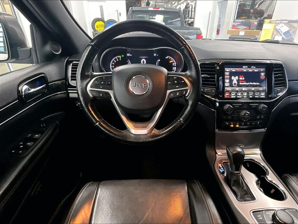 2021 Jeep Grand Cherokee — photo 17
