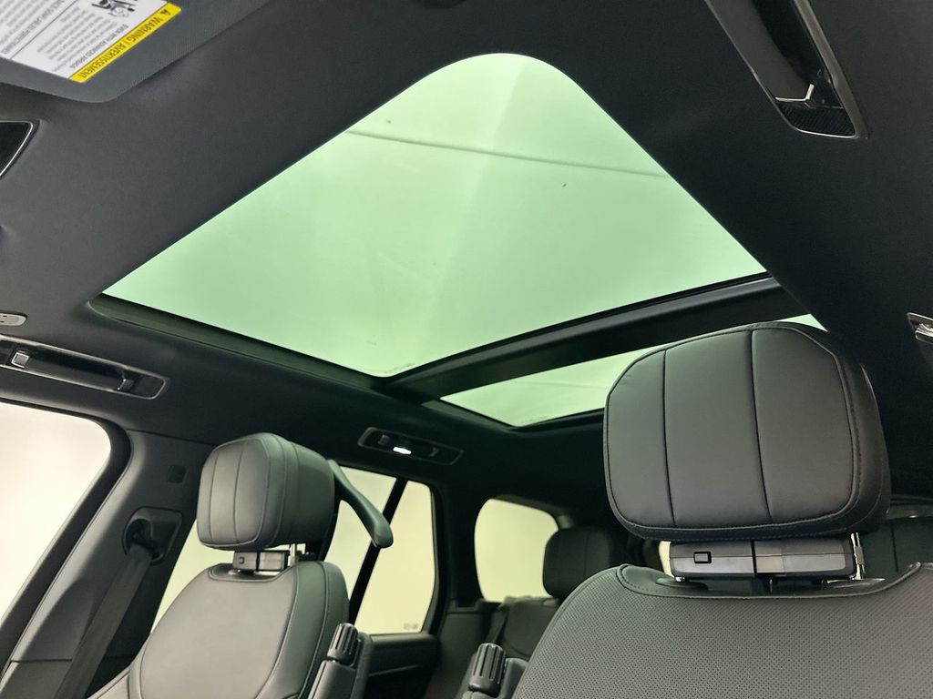 Thumbnail: 2025 Land Rover Range Rover - 11