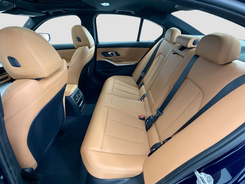 Thumbnail: 2026 BMW 3 Series - 20
