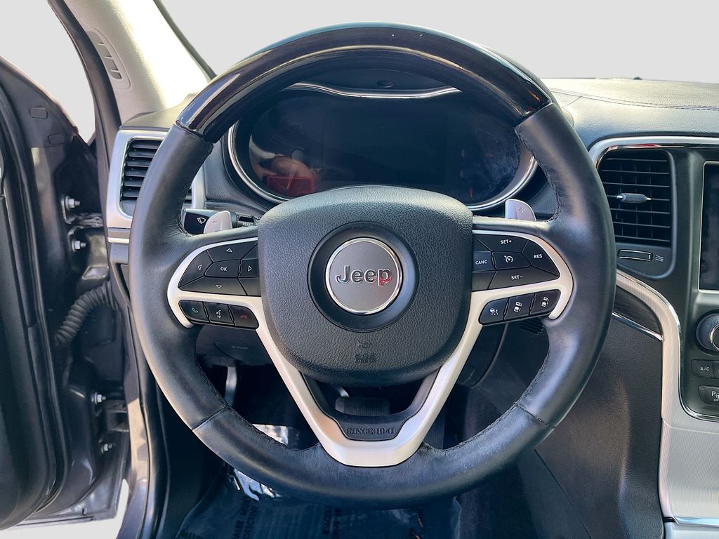 Used 2018 Gray Jeep Summit image 11