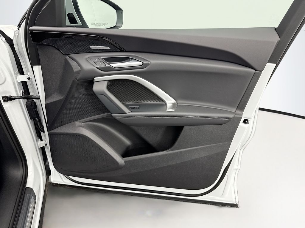 Thumbnail: 2025 Audi Q5 - 25