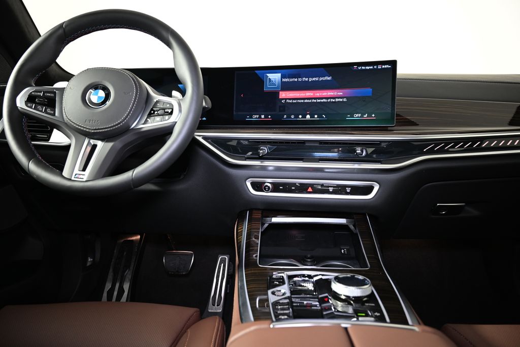 Thumbnail: 2026 BMW X7 - 17