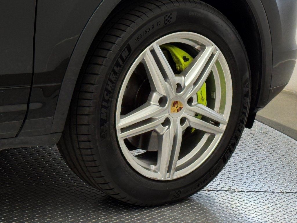 2016 Porsche Cayenne S E-Hybrid 13