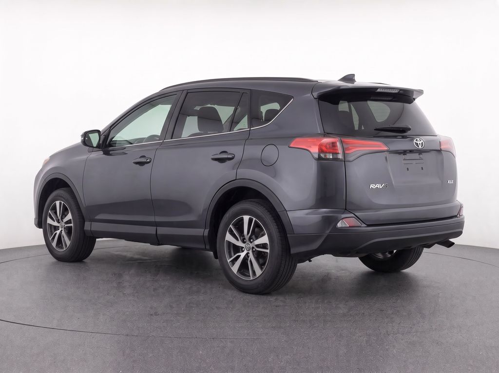 Thumbnail: 2017 Toyota RAV4 - 5
