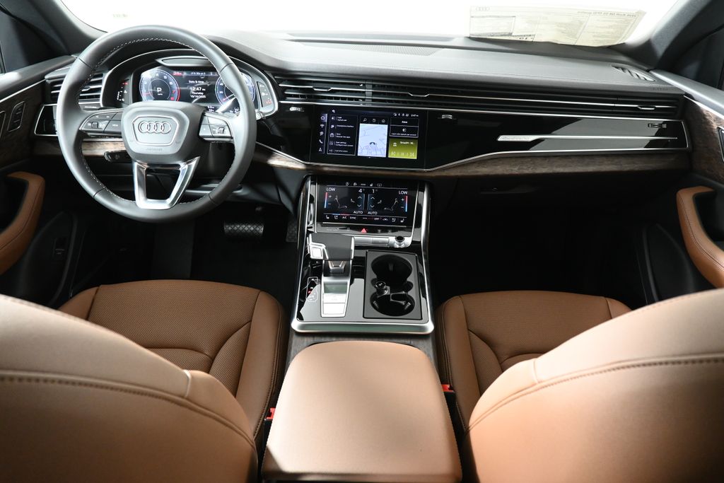 Thumbnail: 2026 Audi Q8 - 4