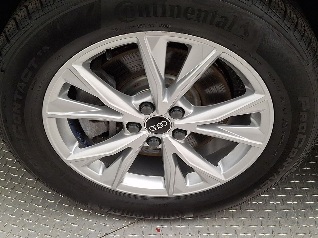 Thumbnail: 2023 Audi Q3 - 8