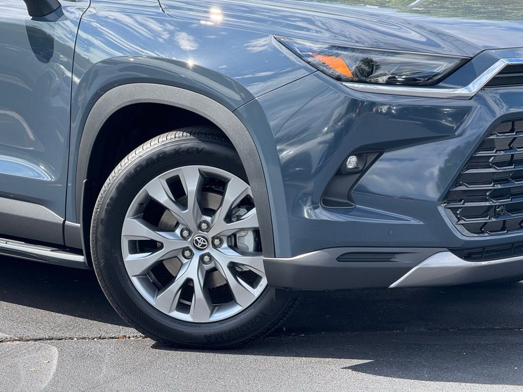 2026 Toyota Grand Highlander Limited photo 3