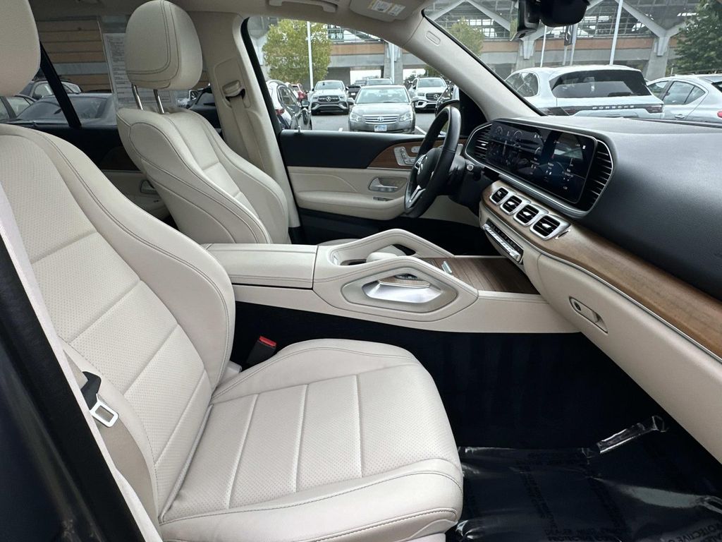Thumbnail: 2022 Mercedes-Benz GLE - 11