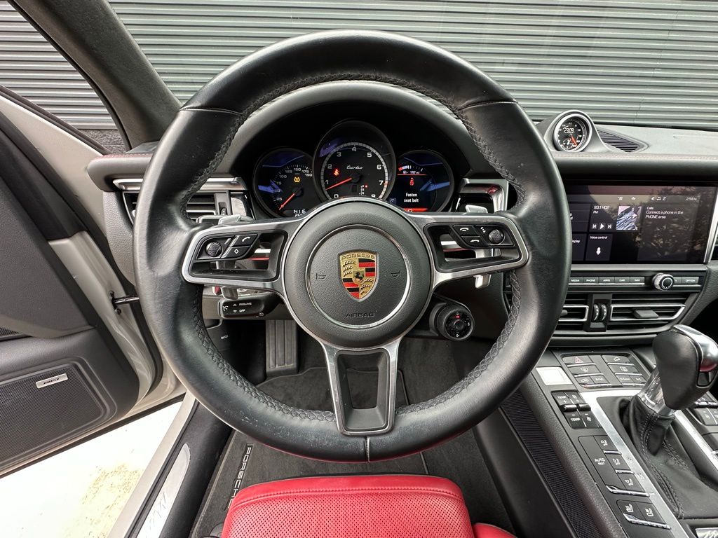 Thumbnail: 2021 Porsche Macan - 16