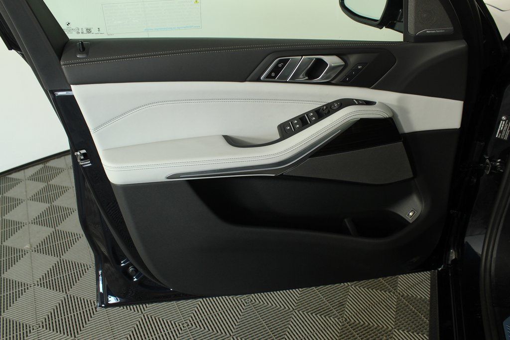 Thumbnail: 2026 BMW X5 - 7