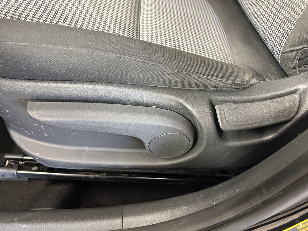 Certified Used 2023 Black Hyundai SE image 14