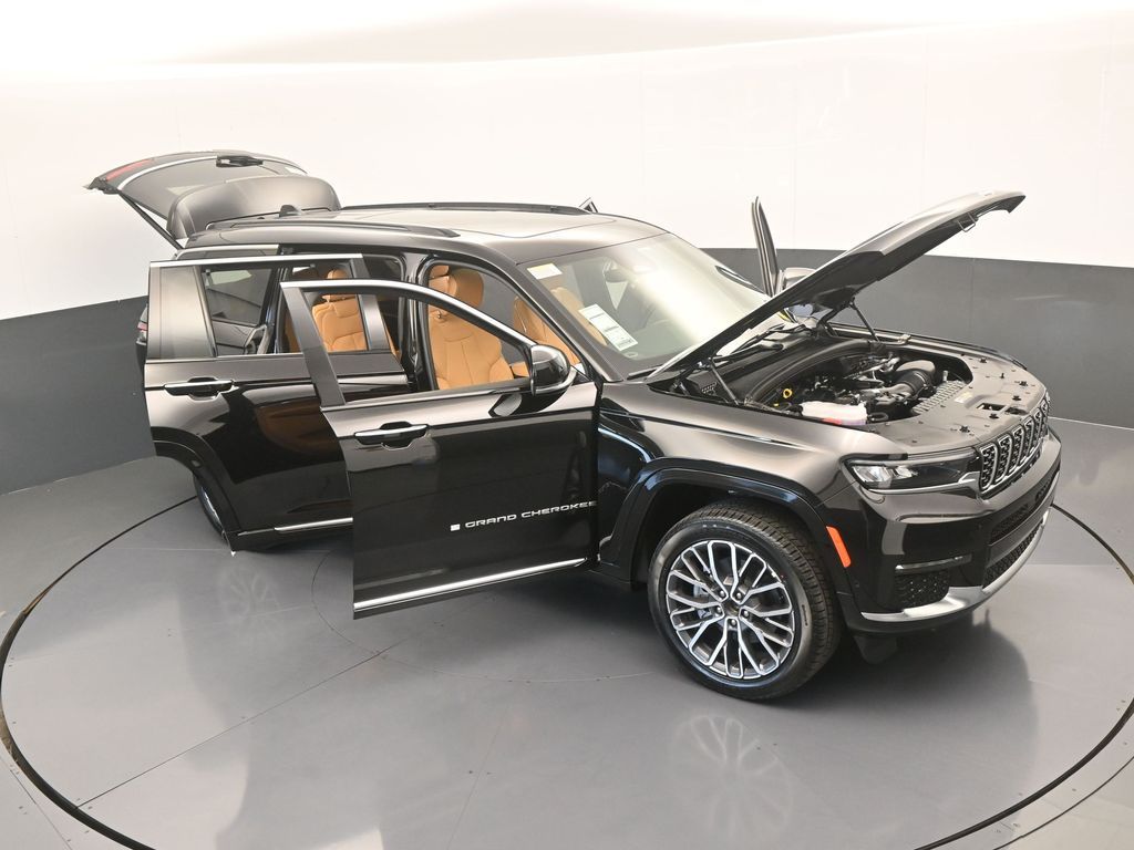 New 2025 Diamond Black Crystal Pearlcoat Jeep Summit image 70