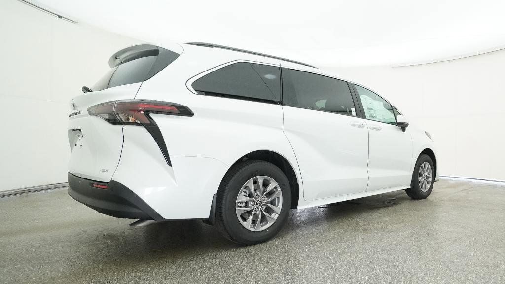 Thumbnail: 2025 Toyota Sienna - 16