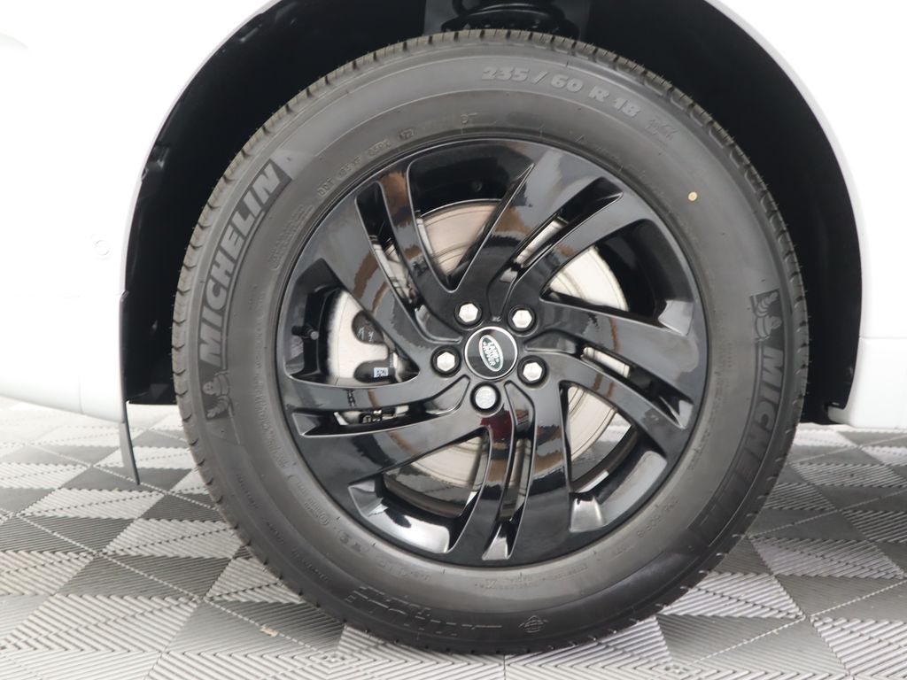 Thumbnail: 2024 Land Rover Discovery Sport - 31