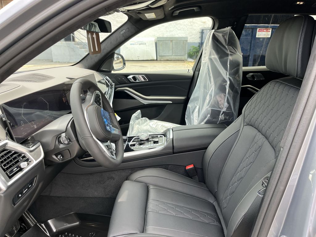 Thumbnail: 2026 BMW X7 - 11