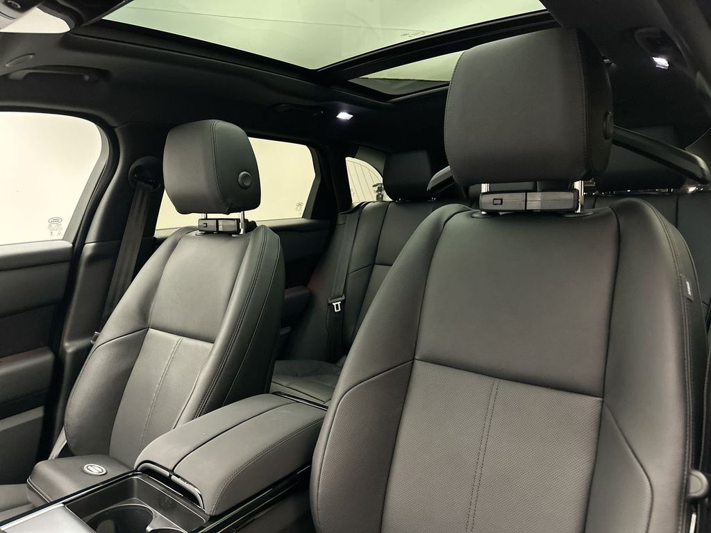 Thumbnail: 2026 Land Rover Range Rover Velar - 9