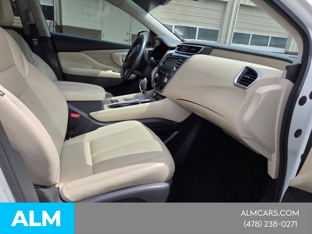 Used 2021 White Nissan SL image 18