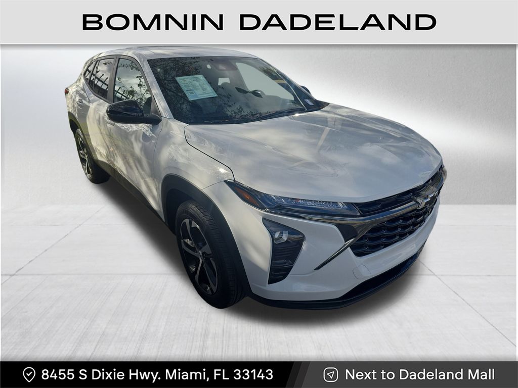 2025 Chevrolet Trax RS with 1RS FWD