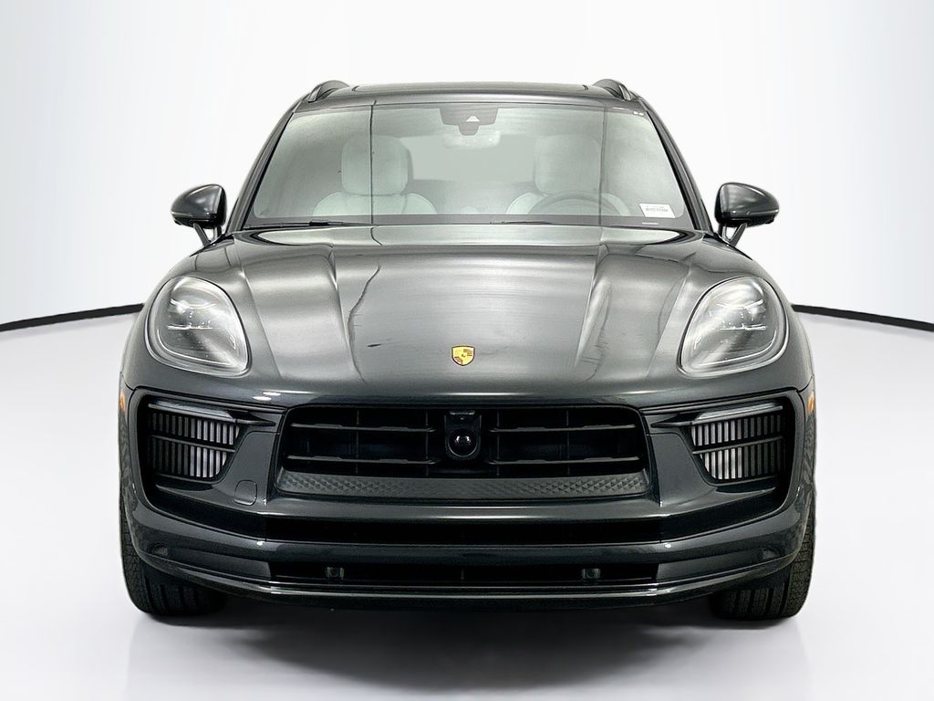 Thumbnail: 2026 Porsche Macan - 10