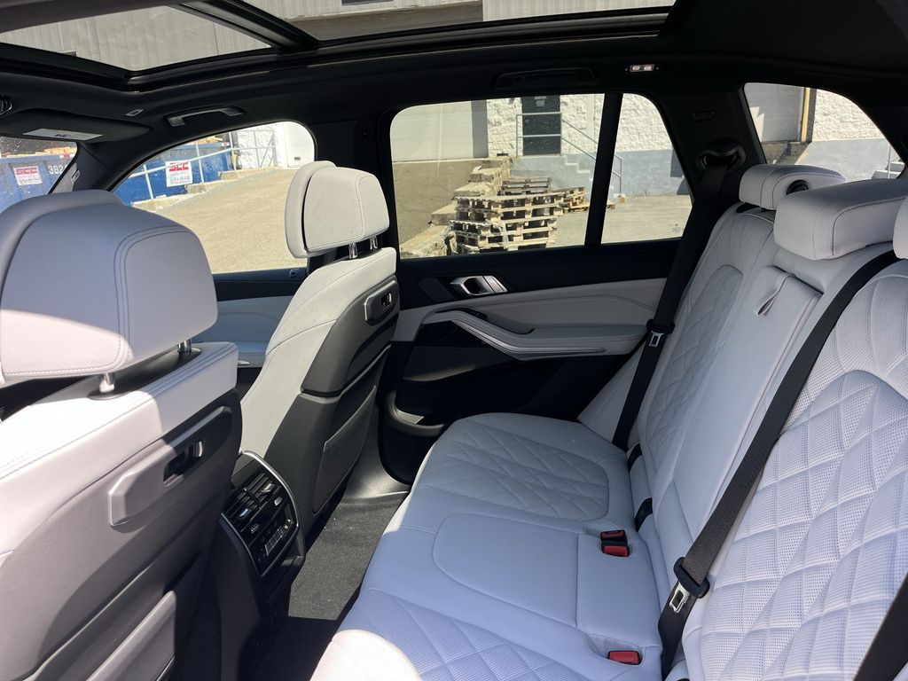 Thumbnail: 2026 BMW X5 - 23