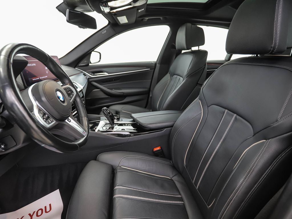 Thumbnail: 2023 BMW 5 Series - 11