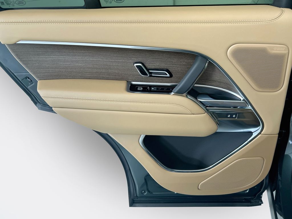 Thumbnail: 2026 Land Rover Range Rover - 25