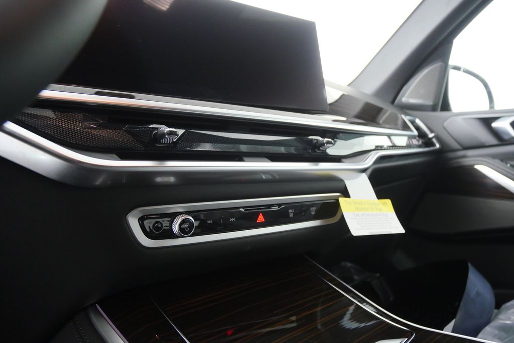 Thumbnail: 2026 BMW X5 - 21