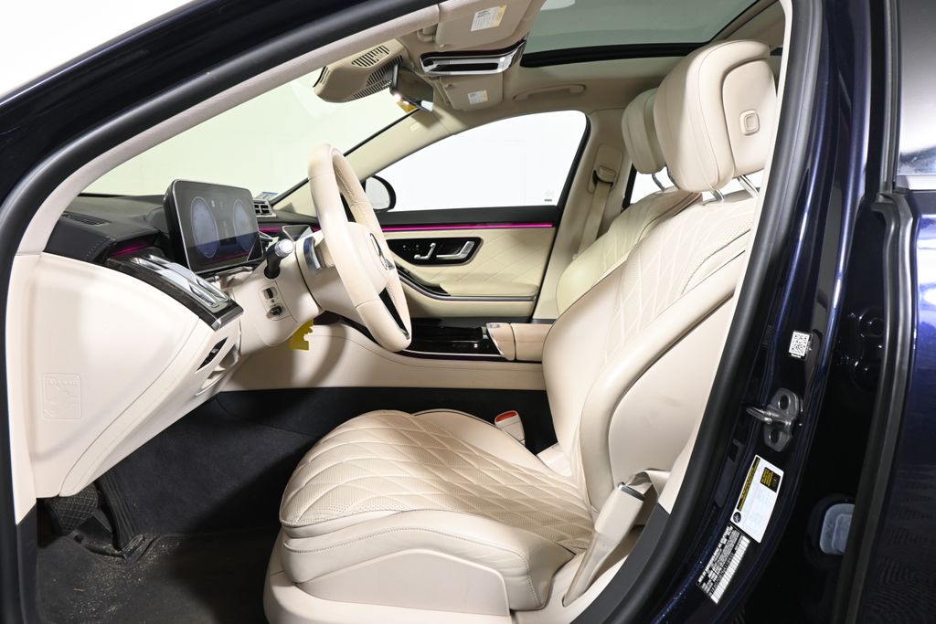 Thumbnail: 2022 Mercedes-Benz S-Class - 3