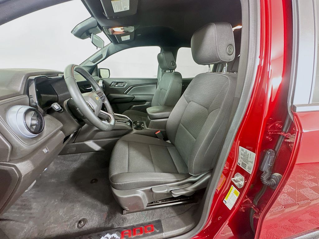 Thumbnail: 2024 Chevrolet Colorado - 21