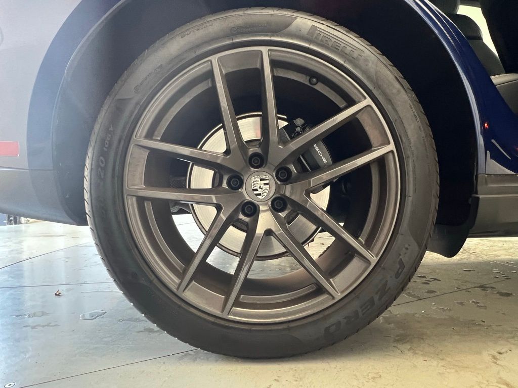 Thumbnail: 2023 Porsche Macan - 27