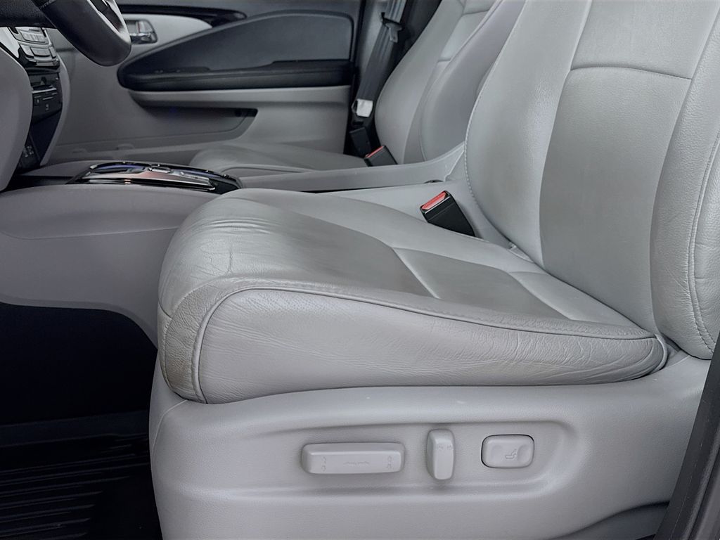 Used Car 2019 Honda Pilot  Touring For Sale Under $25,000 In Austin, Texas