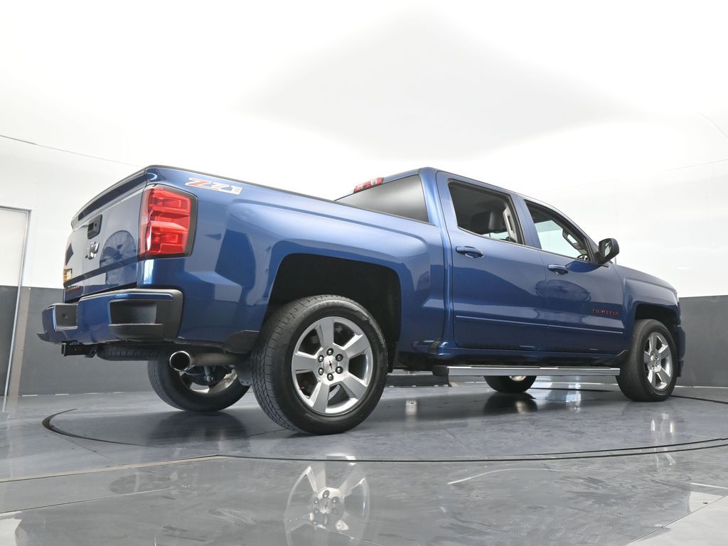 Used 2016 Deep Ocean Blue Metallic Chevrolet LT image 46