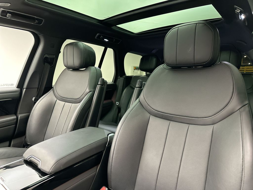 Thumbnail: 2023 Land Rover Range Rover - 10
