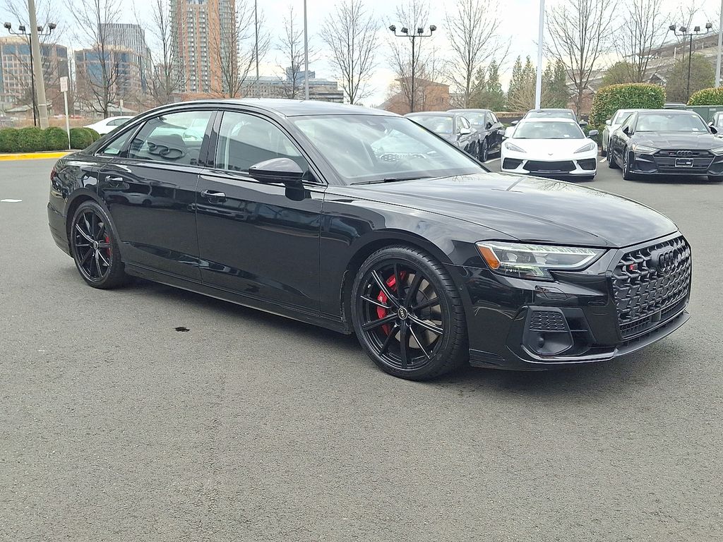 Thumbnail: 2022 Audi S8 - 3