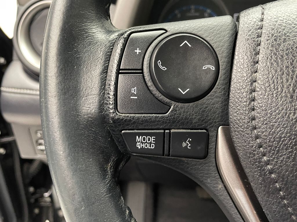 Thumbnail: 2018 Toyota RAV4 - 21