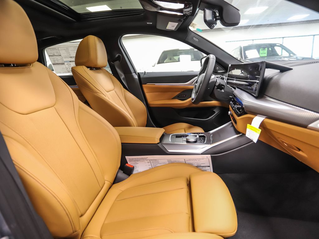 Thumbnail: 2025 BMW i4 - 28