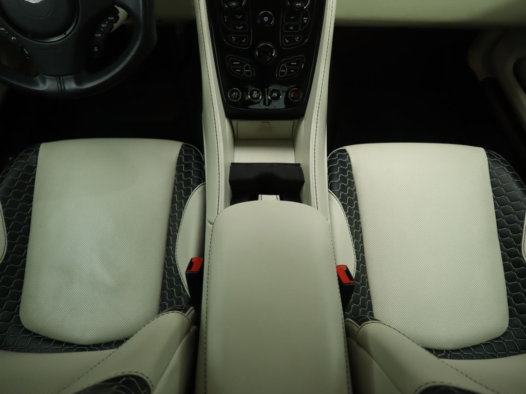 Thumbnail: 2015 Aston Martin Vanquish - 17