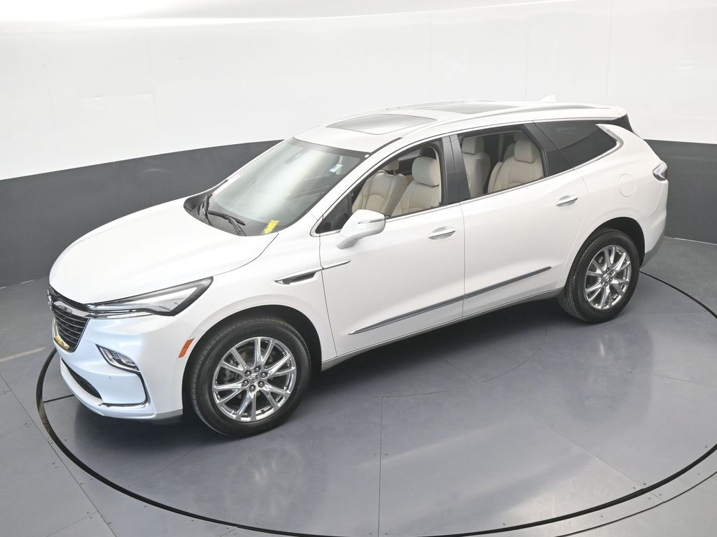 Used 2024 White Frost Tricoat Buick Essence image 53