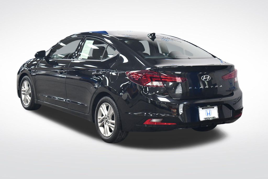 Thumbnail: 2019 Hyundai Elantra - 3