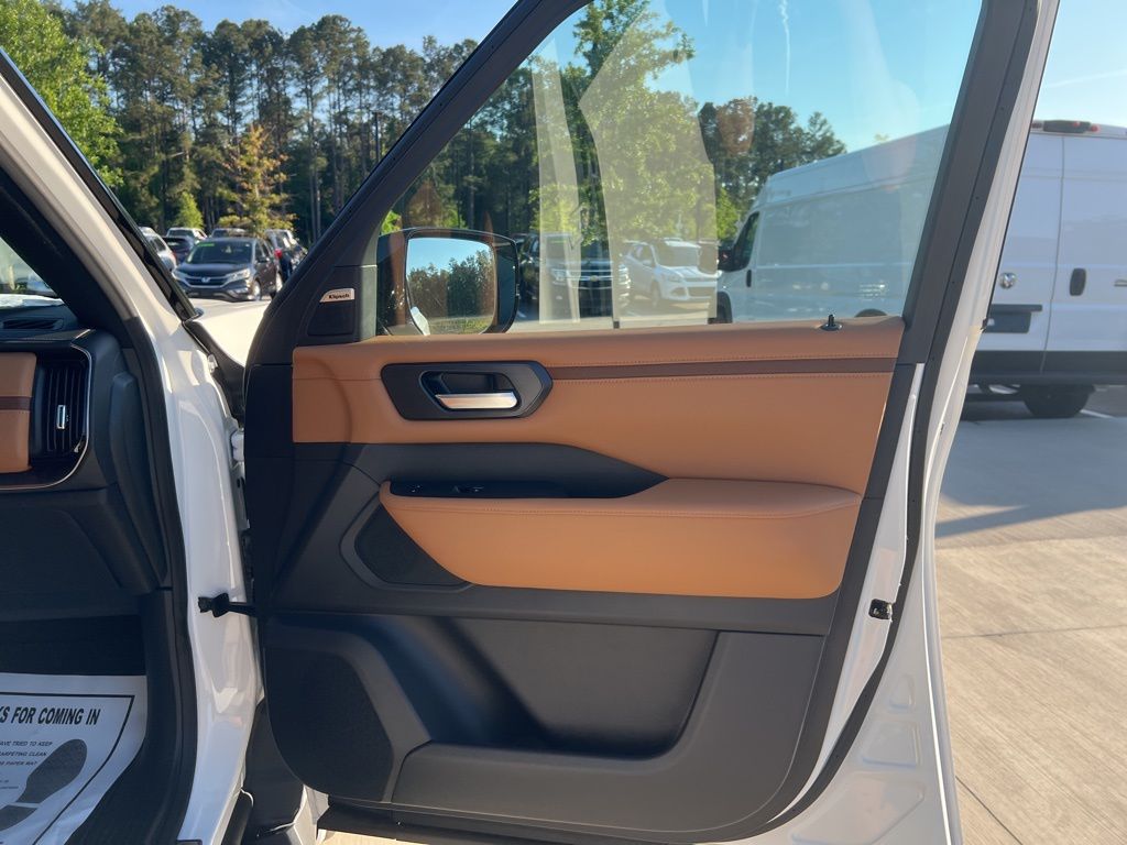 2025 Aspen White Tricoat Nissan Armada SL RWD SUV