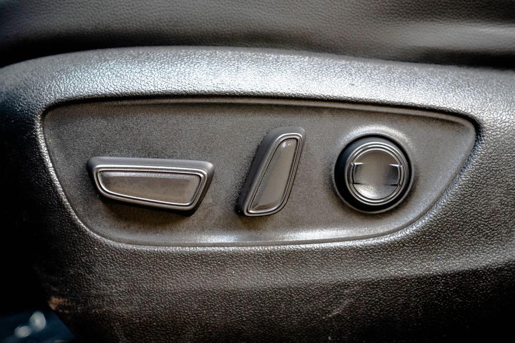 Used 2023 Toyota Highlander SUV