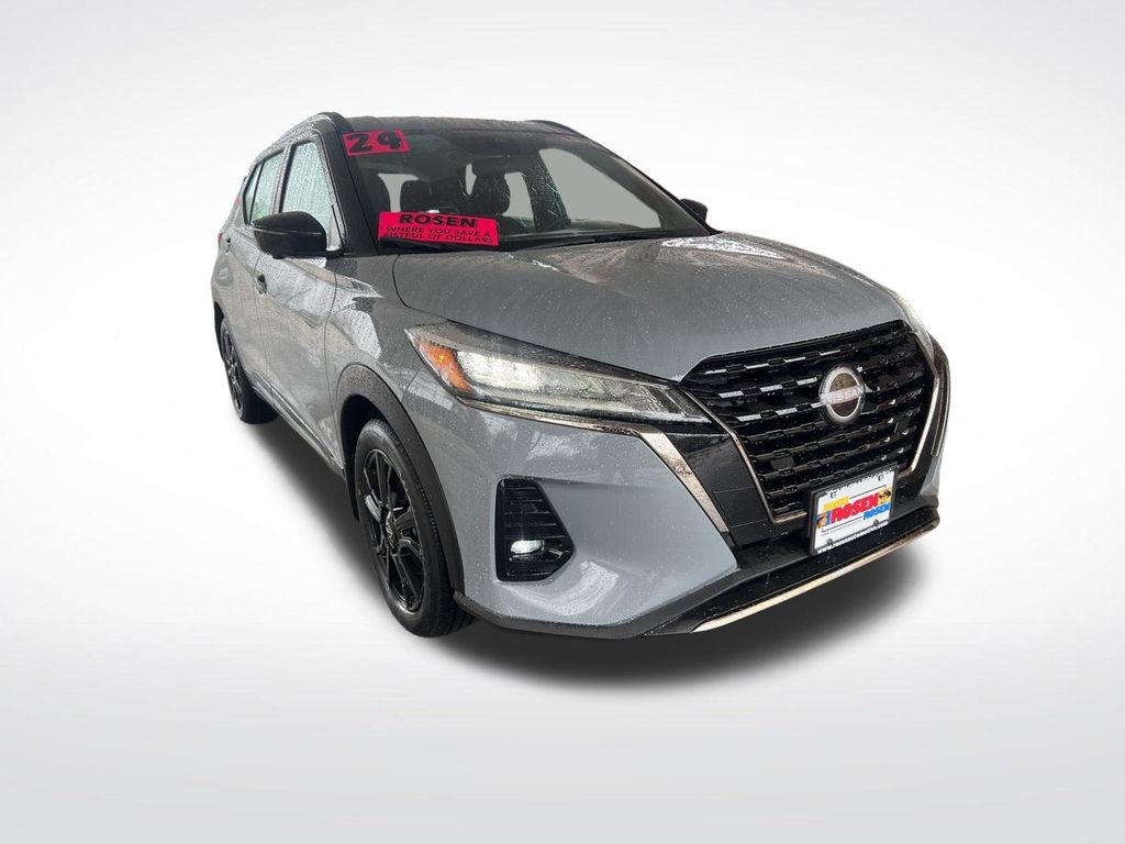 2024 Nissan Kicks SR photo