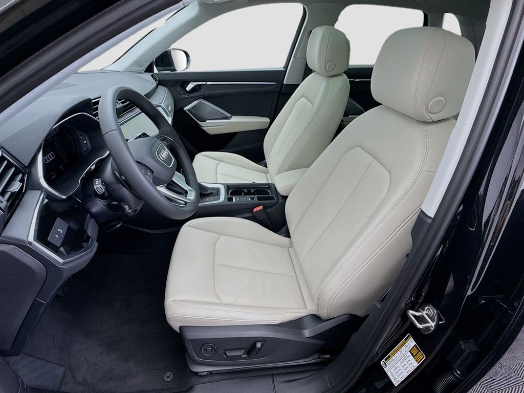 Thumbnail: 2025 Audi Q3 - 19