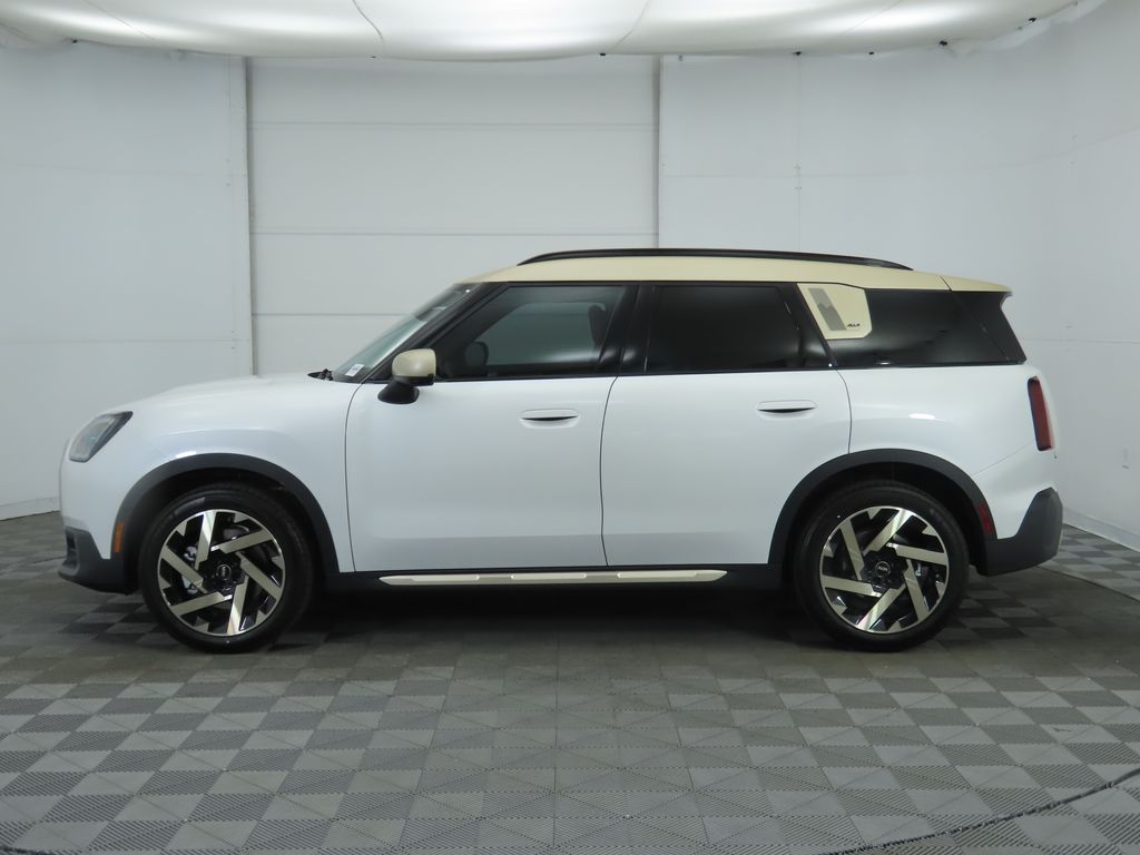 2025 MINI Cooper Countryman Iconic 8