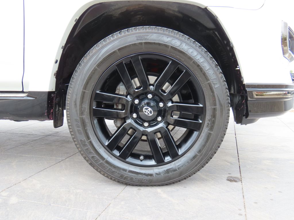 2019 Toyota 4Runner Limited 29